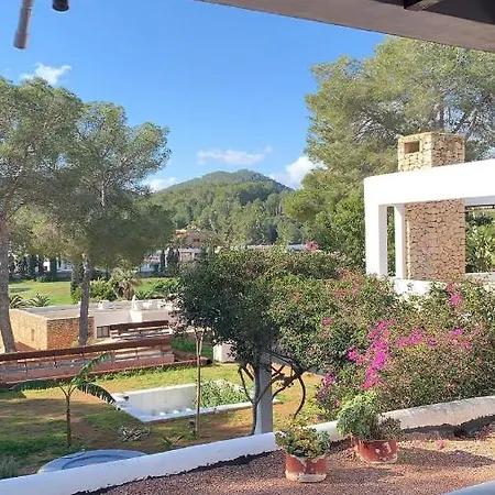 לינה וארוחת בוקר Campo De Golf Ibiza- Roca Lisa סנטה אאולריה דס ריו